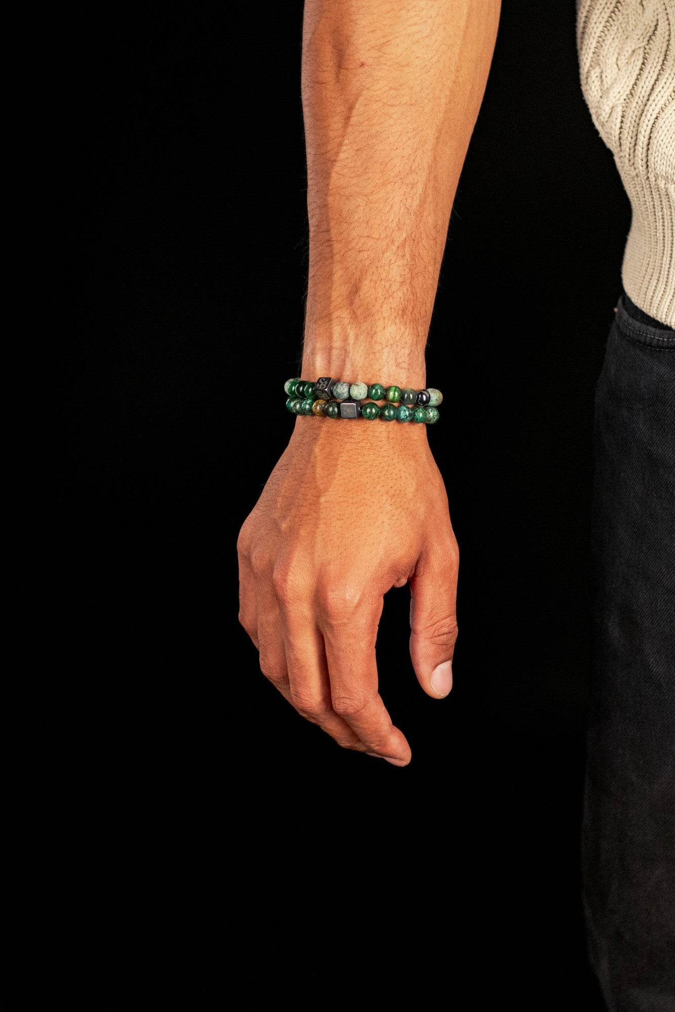 Kiwi agaat en gele turquoise armband stack, agaat armband betekenis editorial fotoshoot