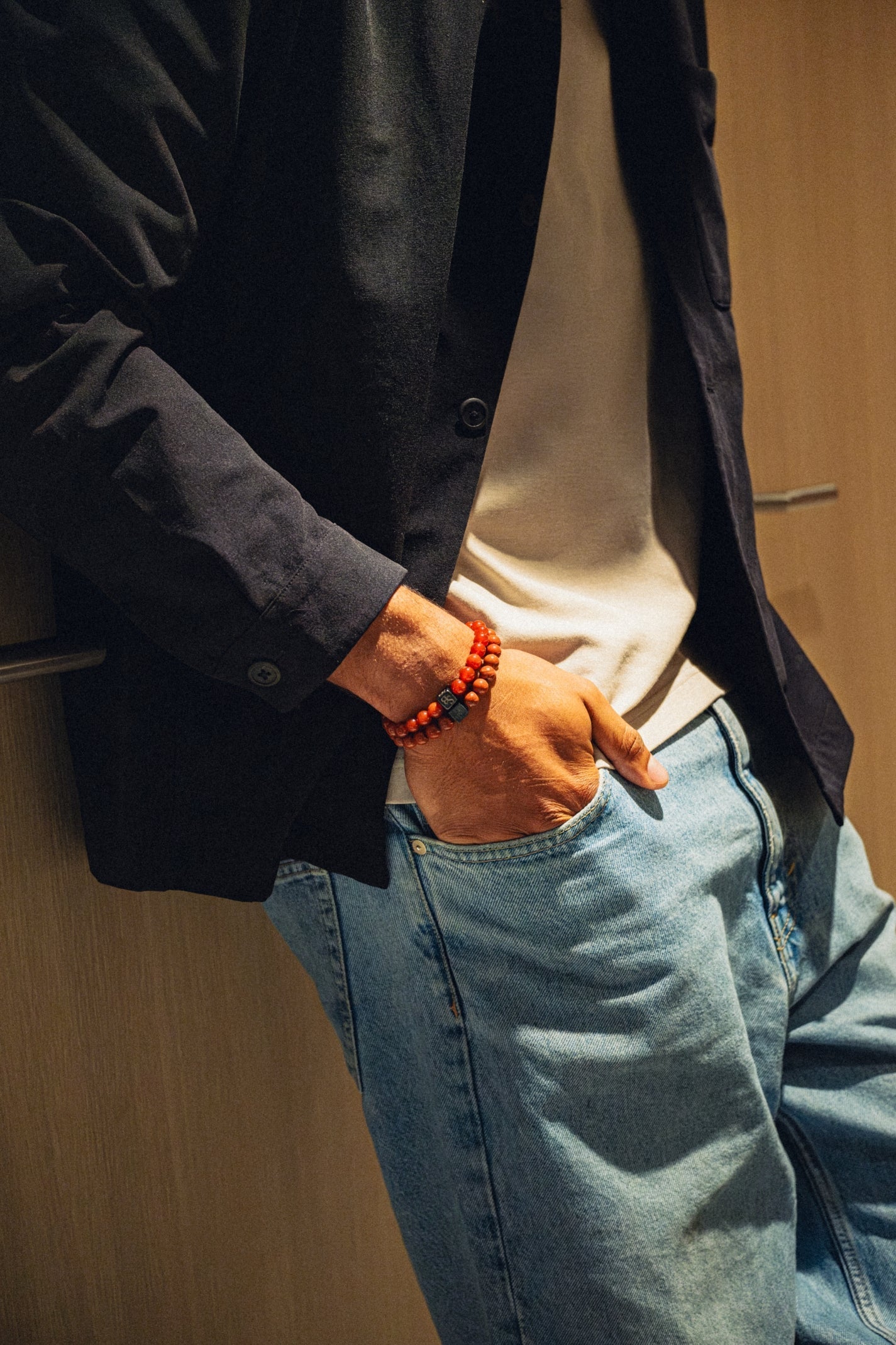 Edelsteen Armband Heren: Wat Werkt, Wat Niet en Wat Wij Dagelijks Zien