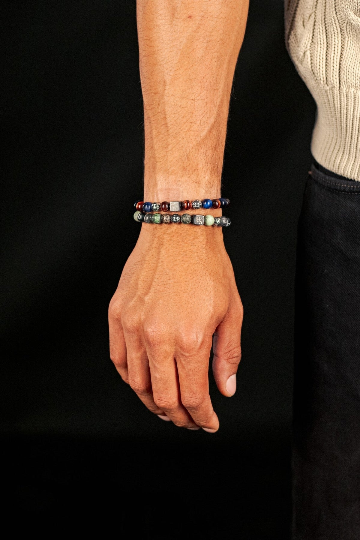 Blauwe edelsteen: 5 soorten voor mannenarmbanden
