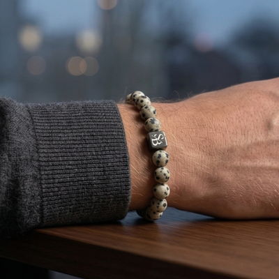 Matte Dalmatian Stones (8mm) - Bovenaanzicht | Stoney Bracelets